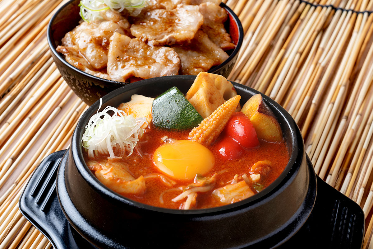 韓国カルビ丼とスンドゥブ 洞山 ごろごろ野菜スンドゥブ～ミニカルビ丼セット～