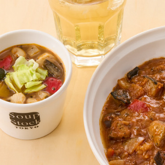 スープストックトーキョー ラタトゥイユカレーと8種の野菜と鶏肉のサラダスープのセット