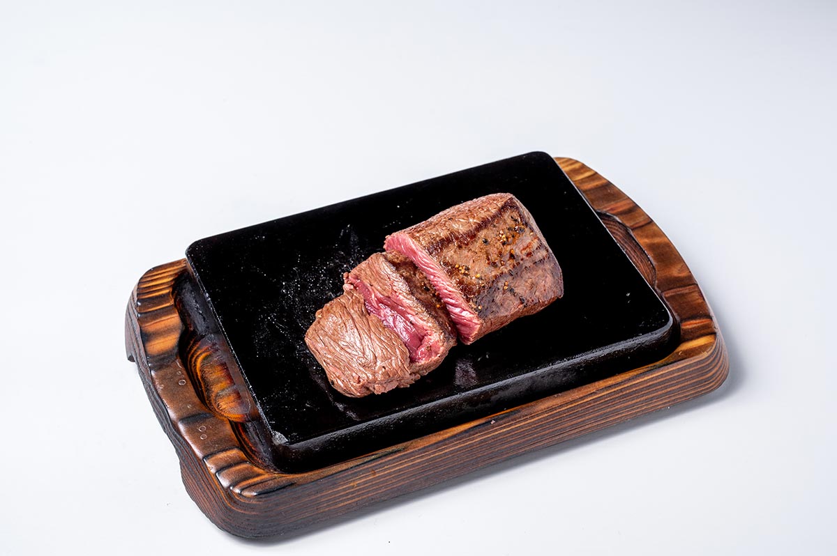 やっぱりステーキ イチボステーキ150g(スープ・サラダ・ごはん付)