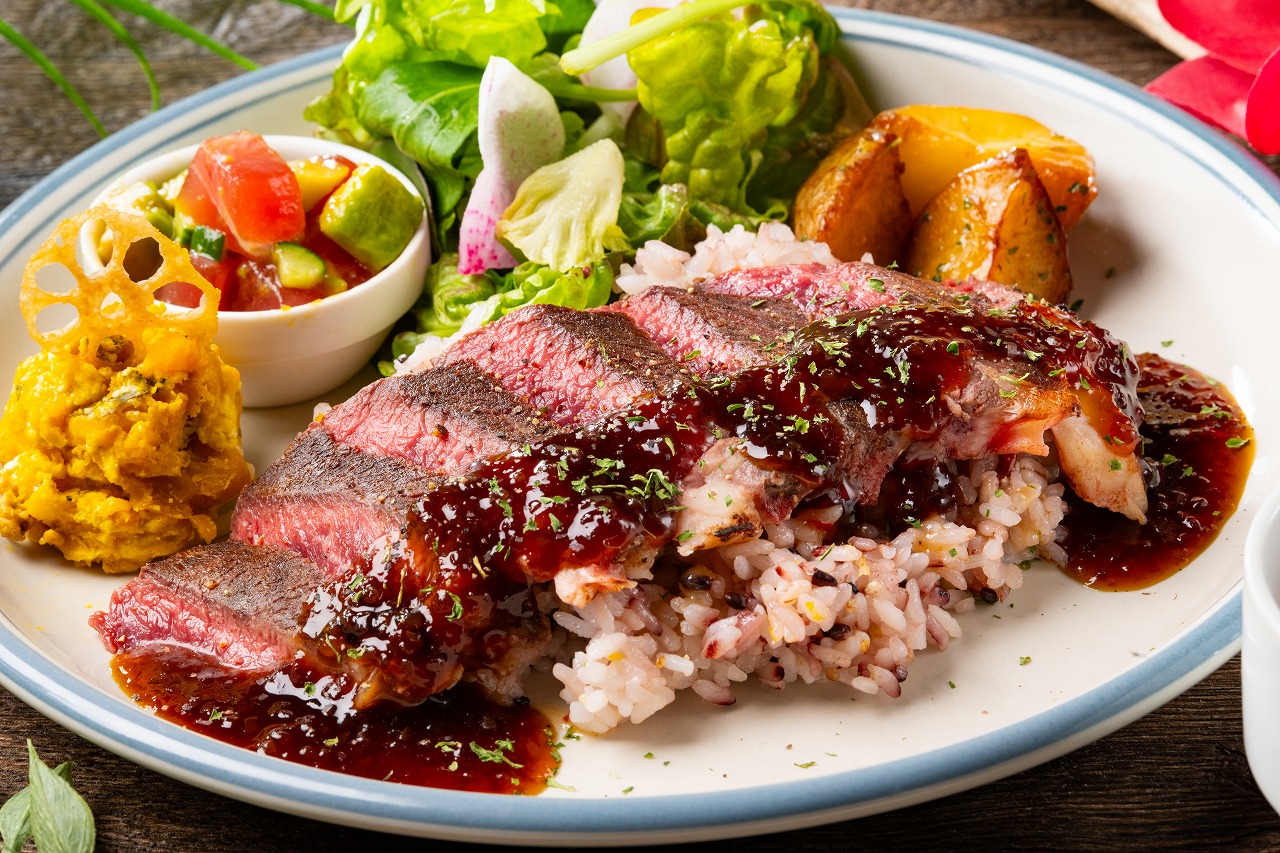 モアナキッチンカフェ ビーフステーキプレート