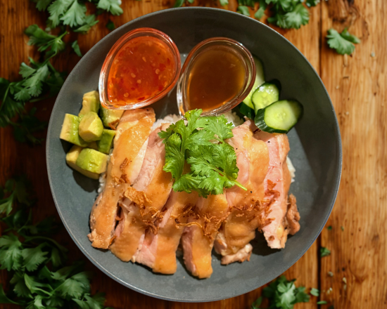 からだ喜ぶ！東京カオマンガイ 【ごろっとアボカド】ジューシーもも肉カオマンガイ [Avocado]Khao Man Gai(Chicken Thigh)