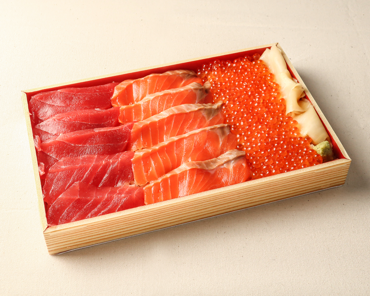 鮨 おくうら 鮪・サーモン・いくらちらし