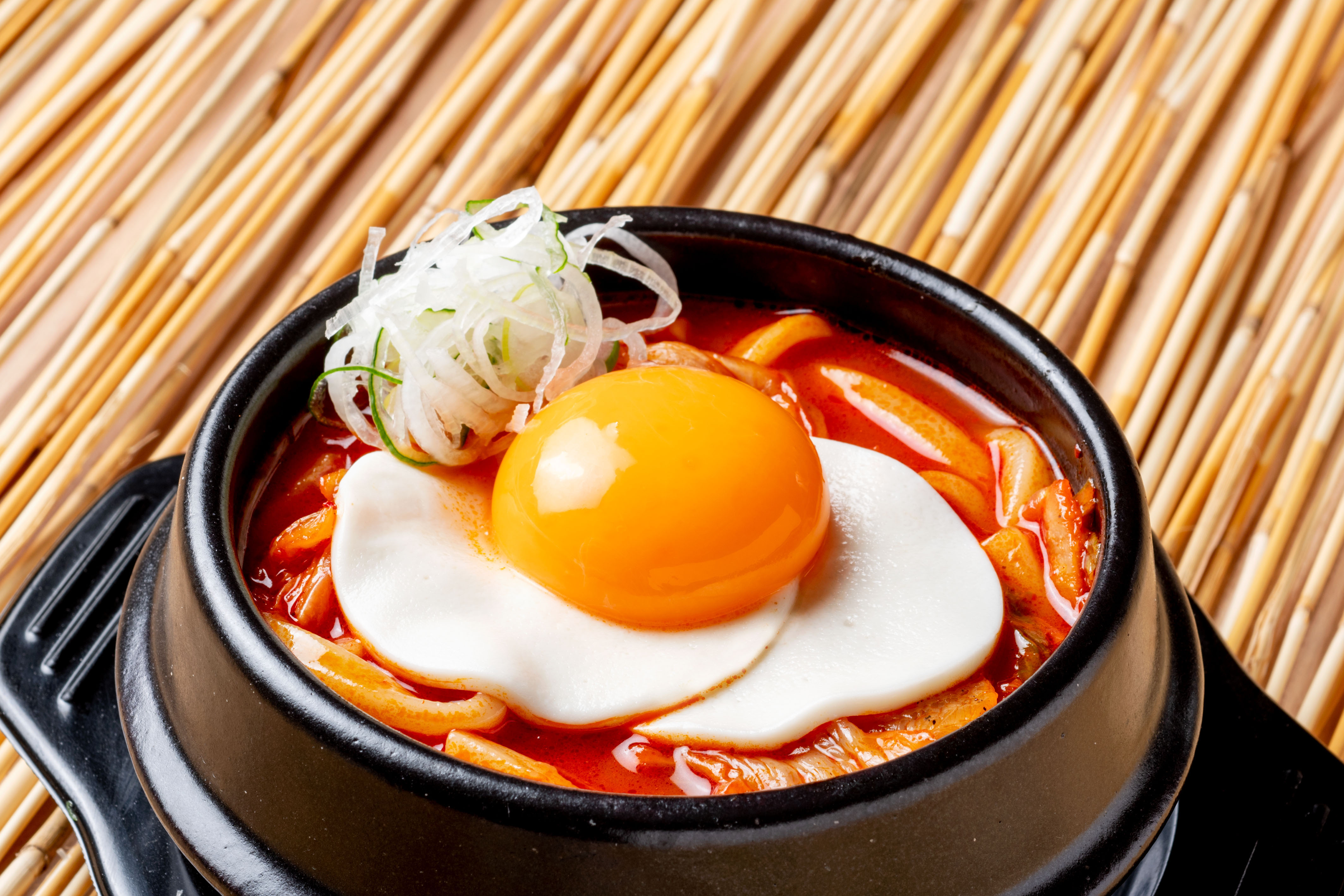 韓国カルビ丼とスンドゥブ 洞山 キムチチーズスンドゥブうどん