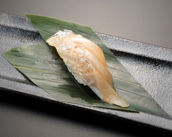 板前寿司 江戸前太刀魚漬け Largehead Hairtail pickled in soy sauce