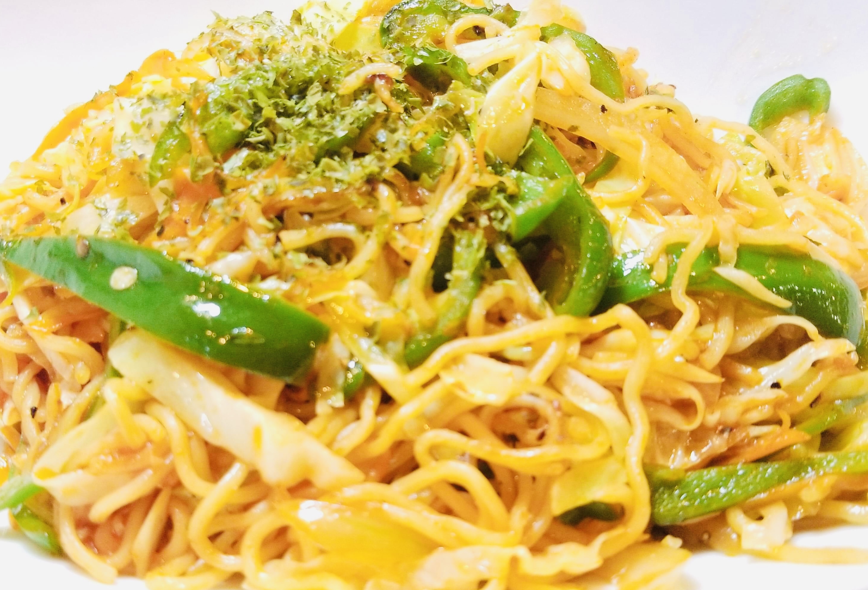 スパイスhub Chicken chow min チキン焼きそば