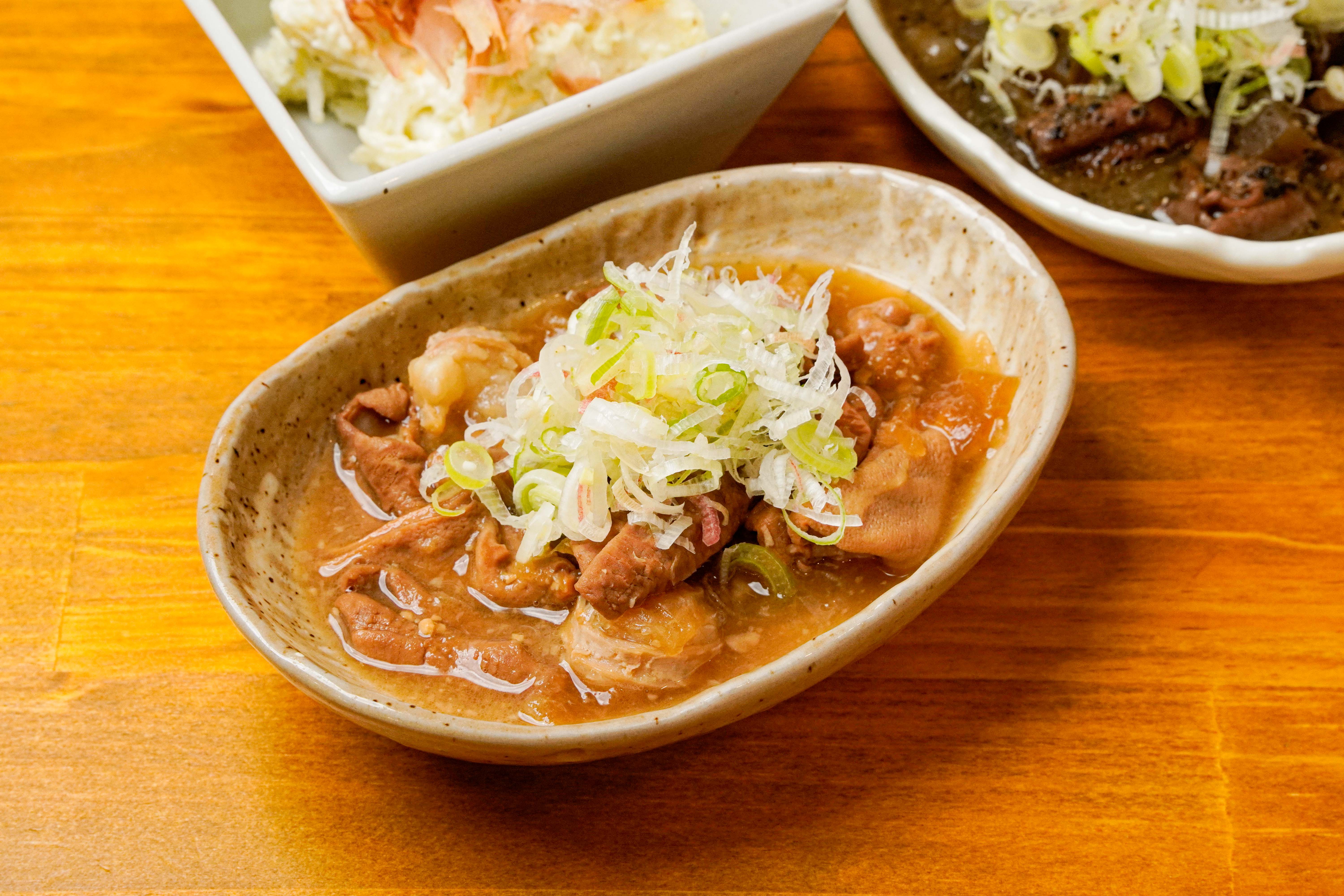 アカマル屋 【人気No.3】名物！もつ煮込み