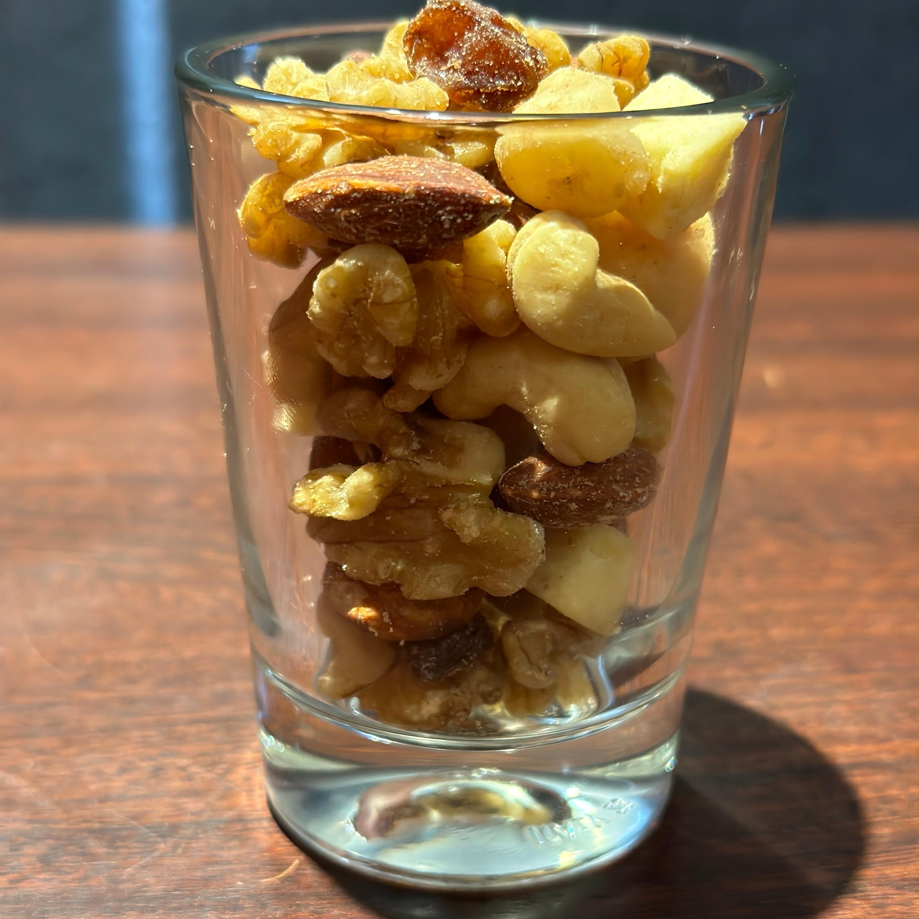 俺のイタリアン トリュフ風味のミックスナッツ