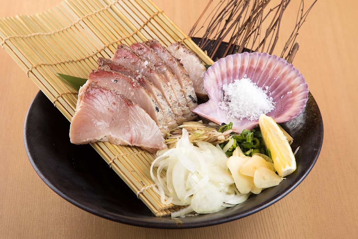 土佐清水ワールド 宿毛ブリの藁焼き  塩たたき