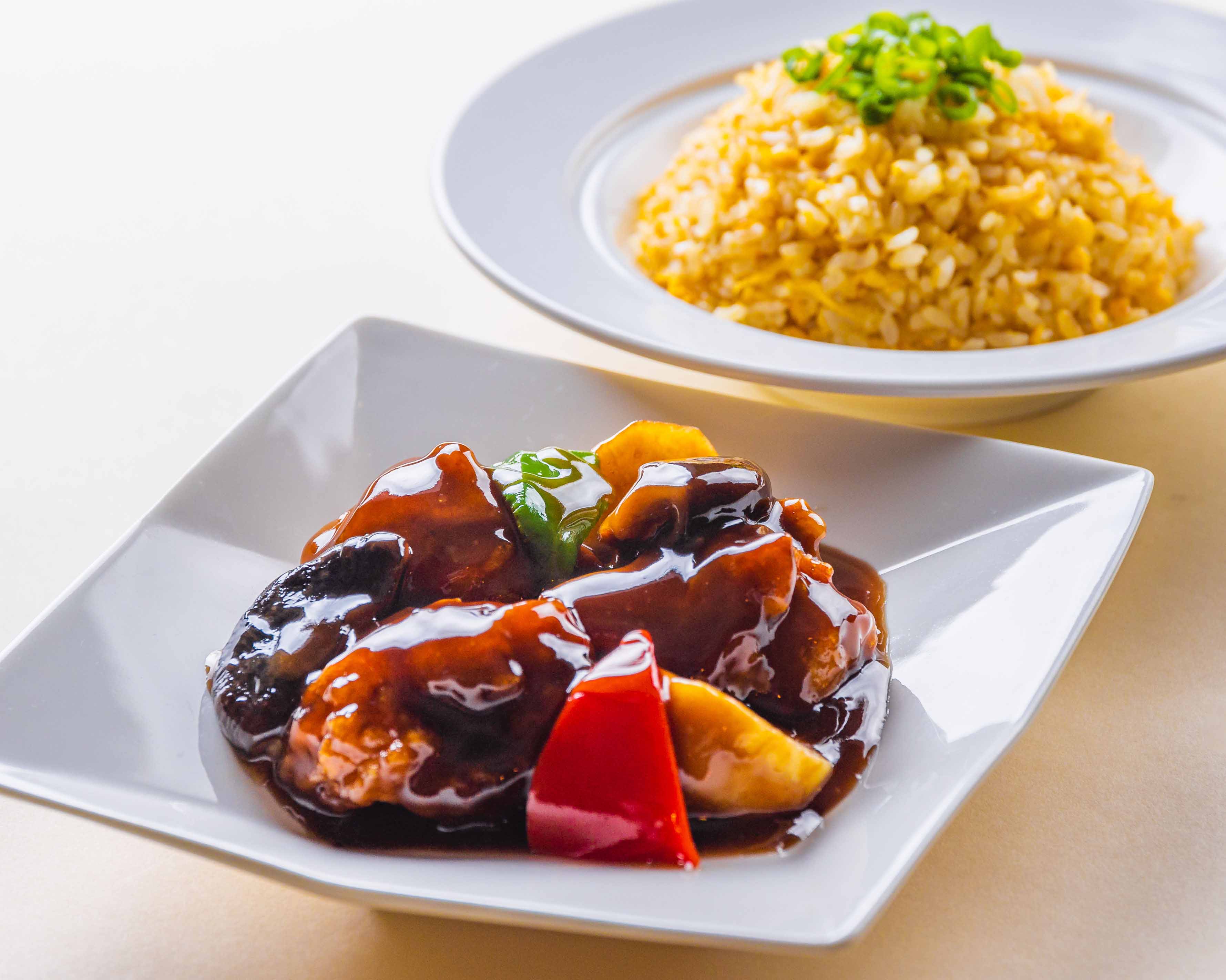 西安餃子 鶏の唐揚げ特製黒酢ソース＆チャーハン