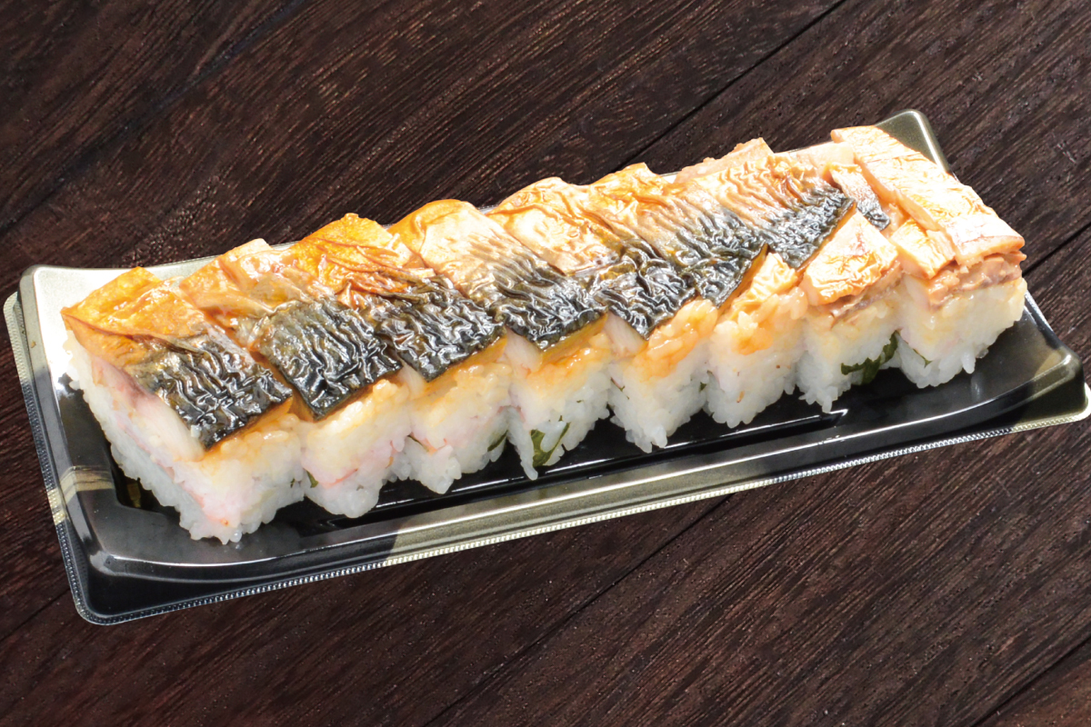 大起水産回転寿司 焼さば押し寿司8貫[Pressed Grilled Mackerel Sushi]
