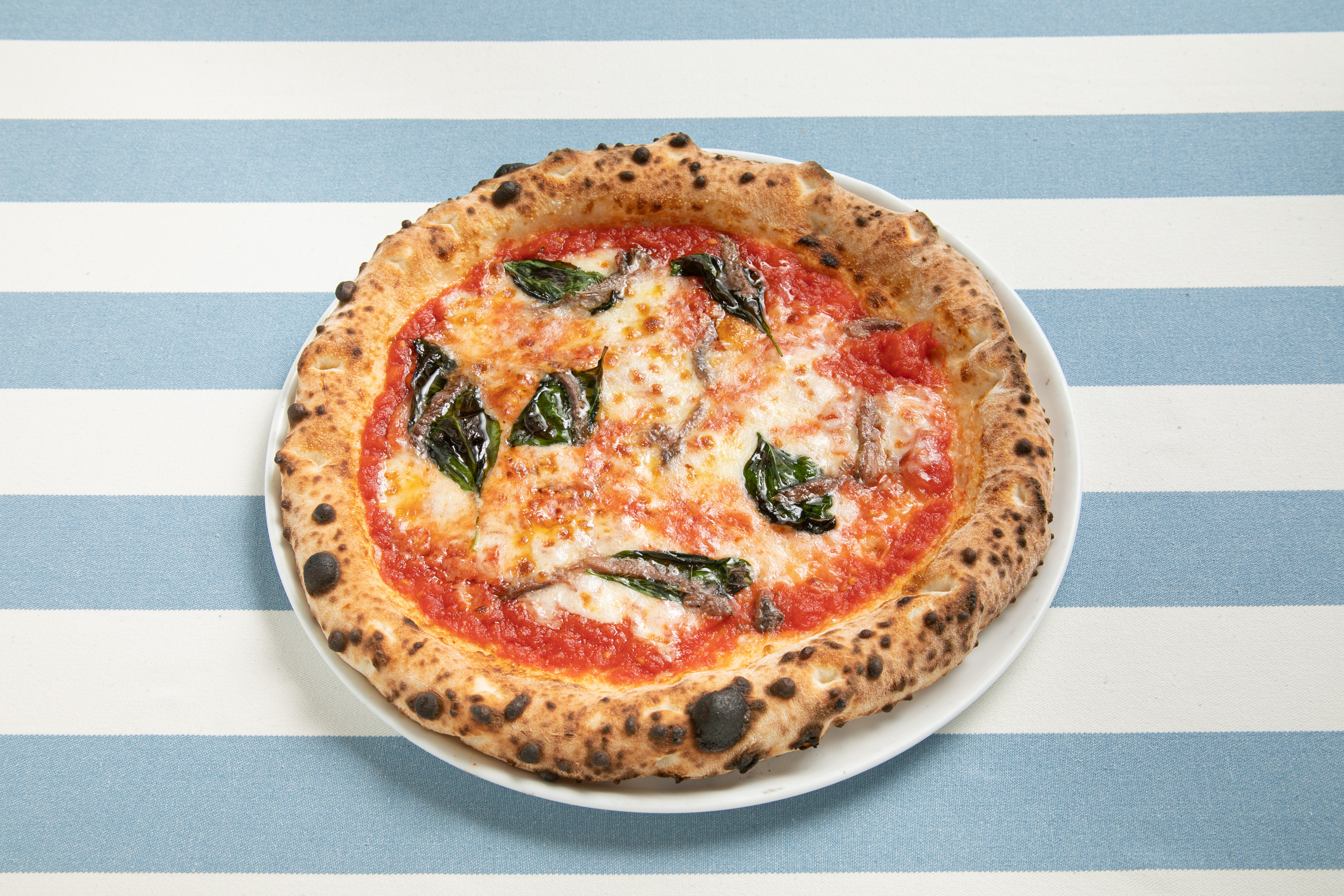 ピッツェリア マルデナポリ アンチョビたっぷりマルゲリータ