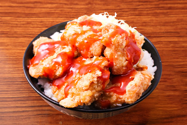 情熱のすためしどんどん ヤンニョムチキン唐揚げ丼