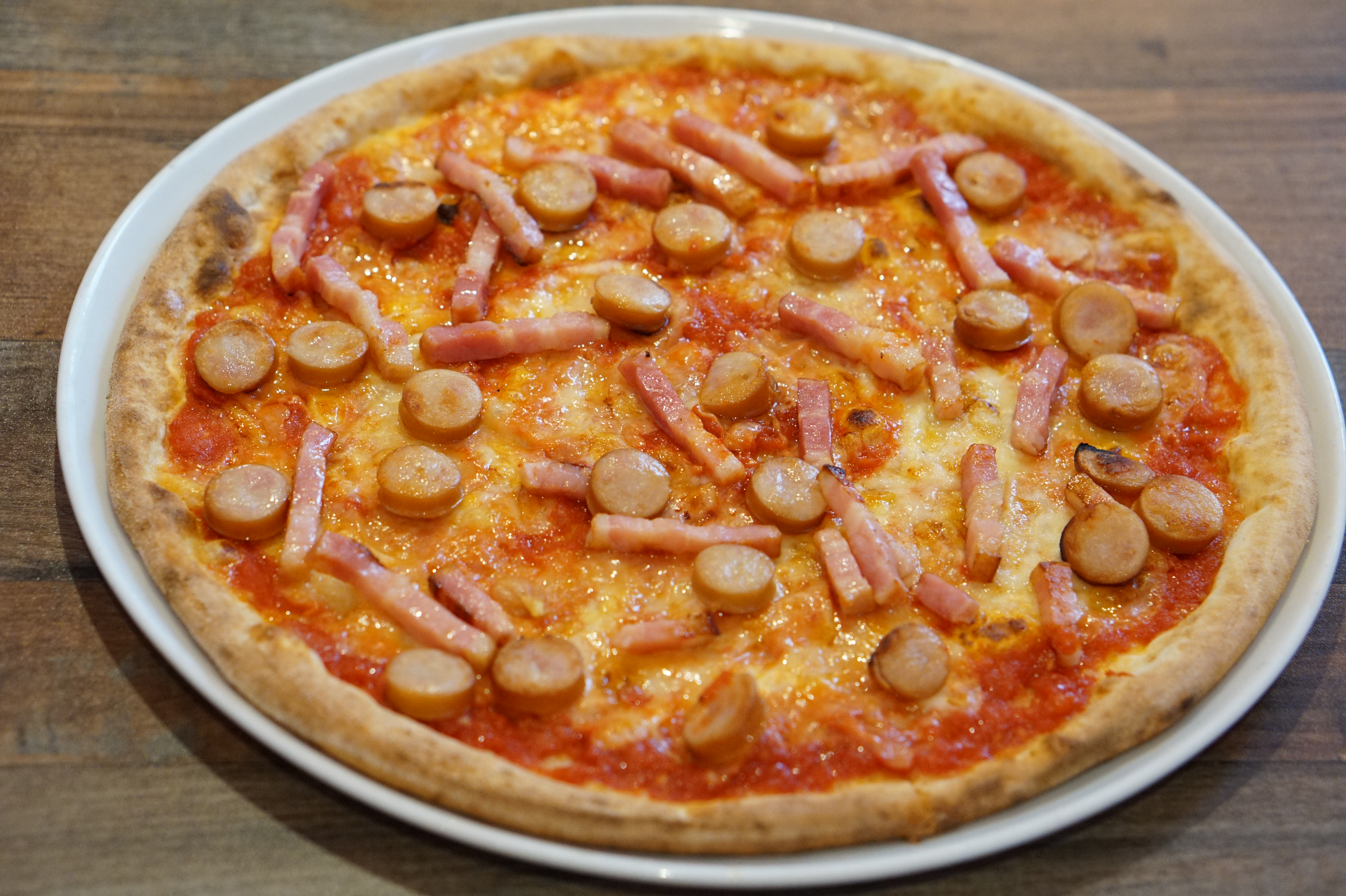 ピッツェリアマリノ ベーコンとソーセージ