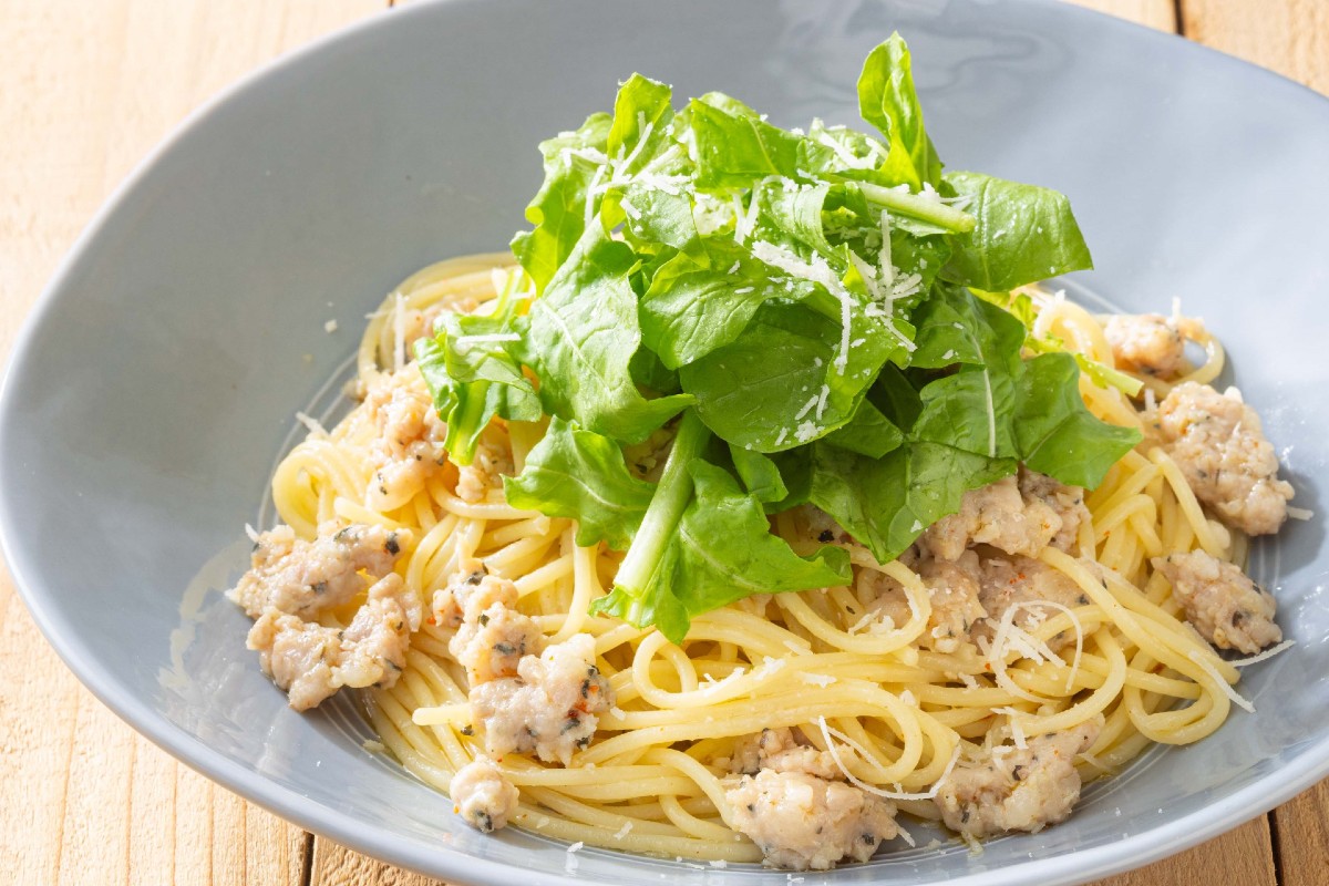 ラパウザ サルッチャとルッコラのペペロンチーノ