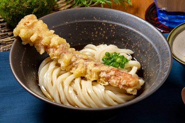 山下本気うどん ちくわ天ぶっかけうどん Cold udon with fish paste tempura