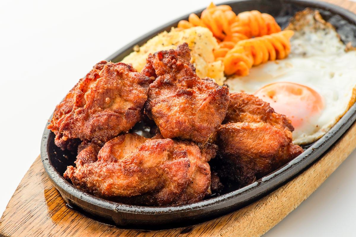 肉と米 ハジメ 唐揚げボックス 4個入り\t