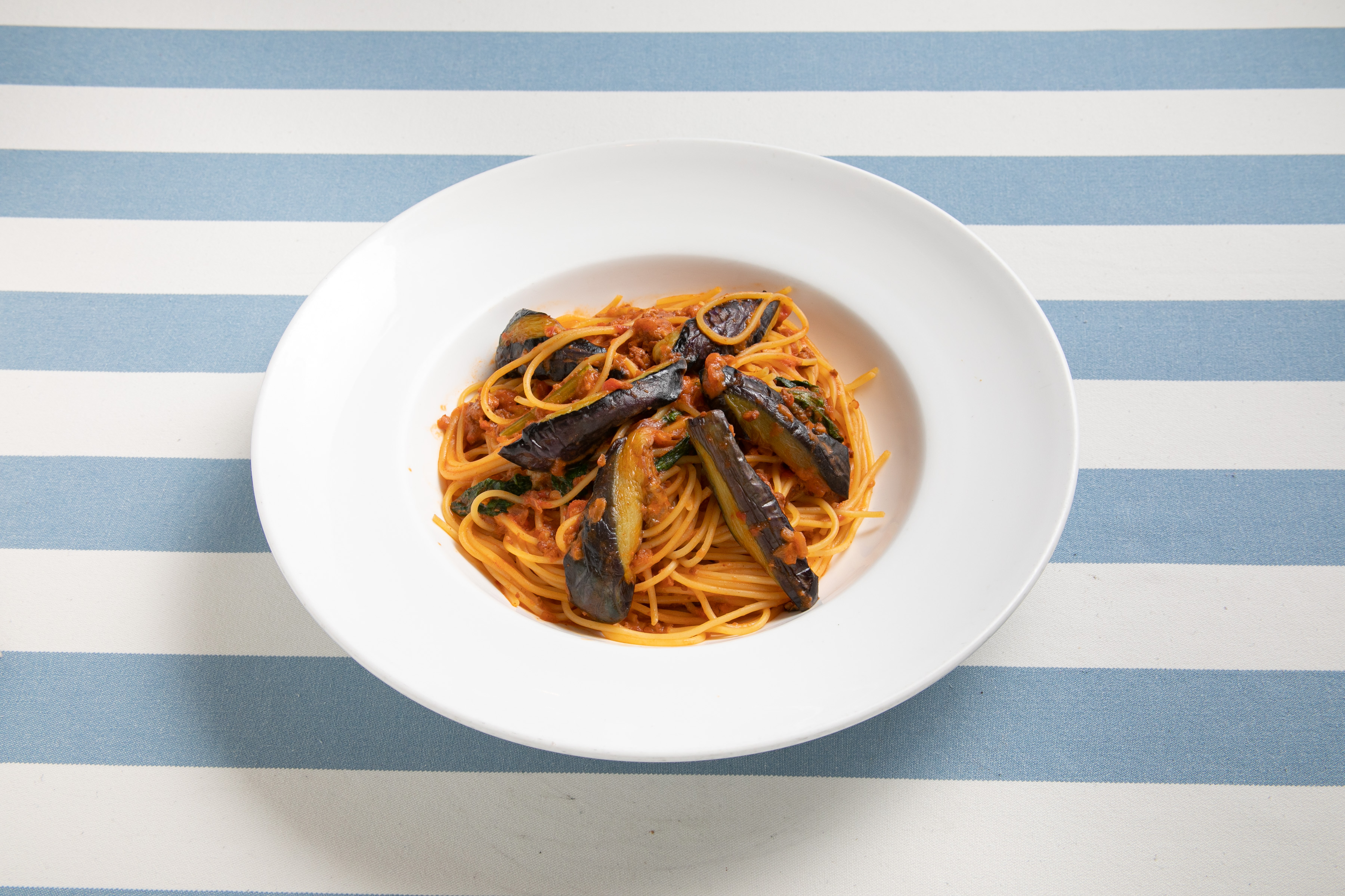 ピッツェリア マルデナポリ なすとほうれん草のミートソース