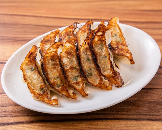 餃子食堂マルケン ニンニク焼餃子(10個) Grilled Garlic Gyoza Dumplings (10 Pieces)