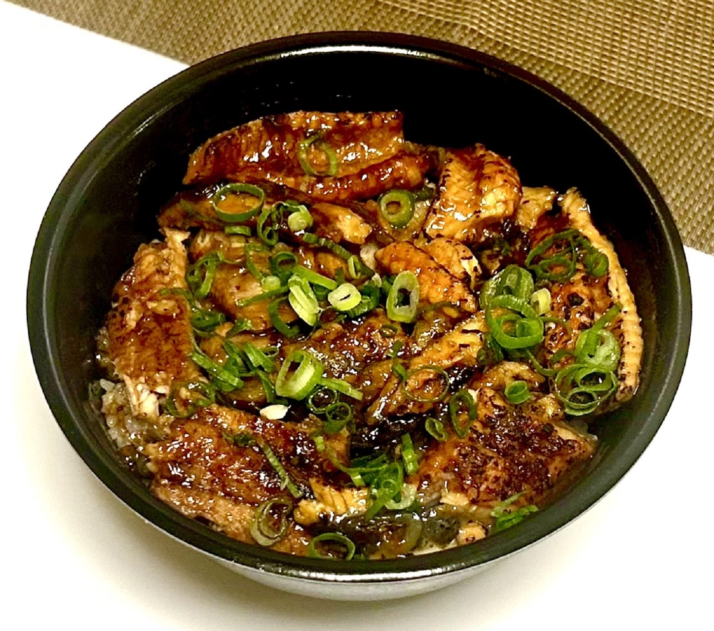 魚丼 うなぎの蒲焼き切り落とし-特盛-