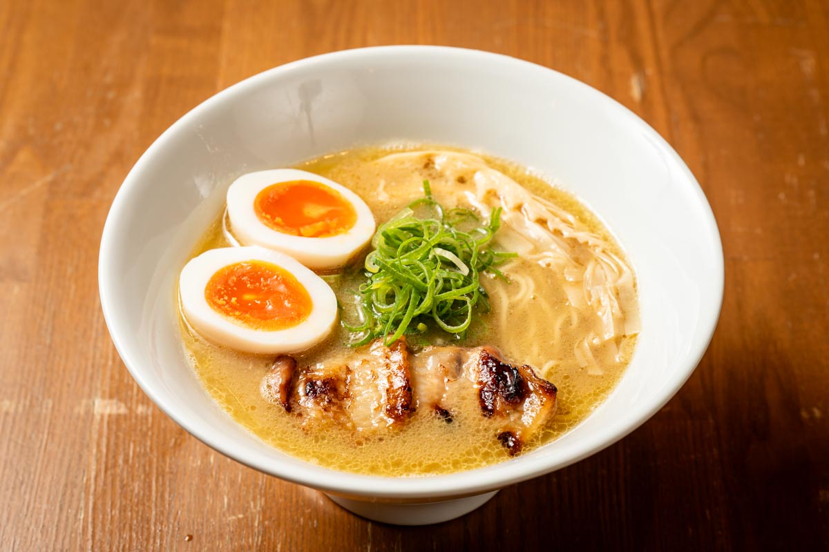 鶏ポタラーメンTHANK人気No.4 塩玉子付きとろり