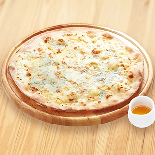 オリーブの丘人気No.2 ピッツァ・クワトロフォルマッジ