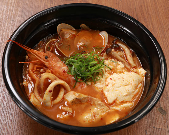 ビビンバ・カルビ丼・スンドゥブ専門店 グンチャン F-1113】海鮮赤スンドゥブKorean-style red seafood sundubu stew