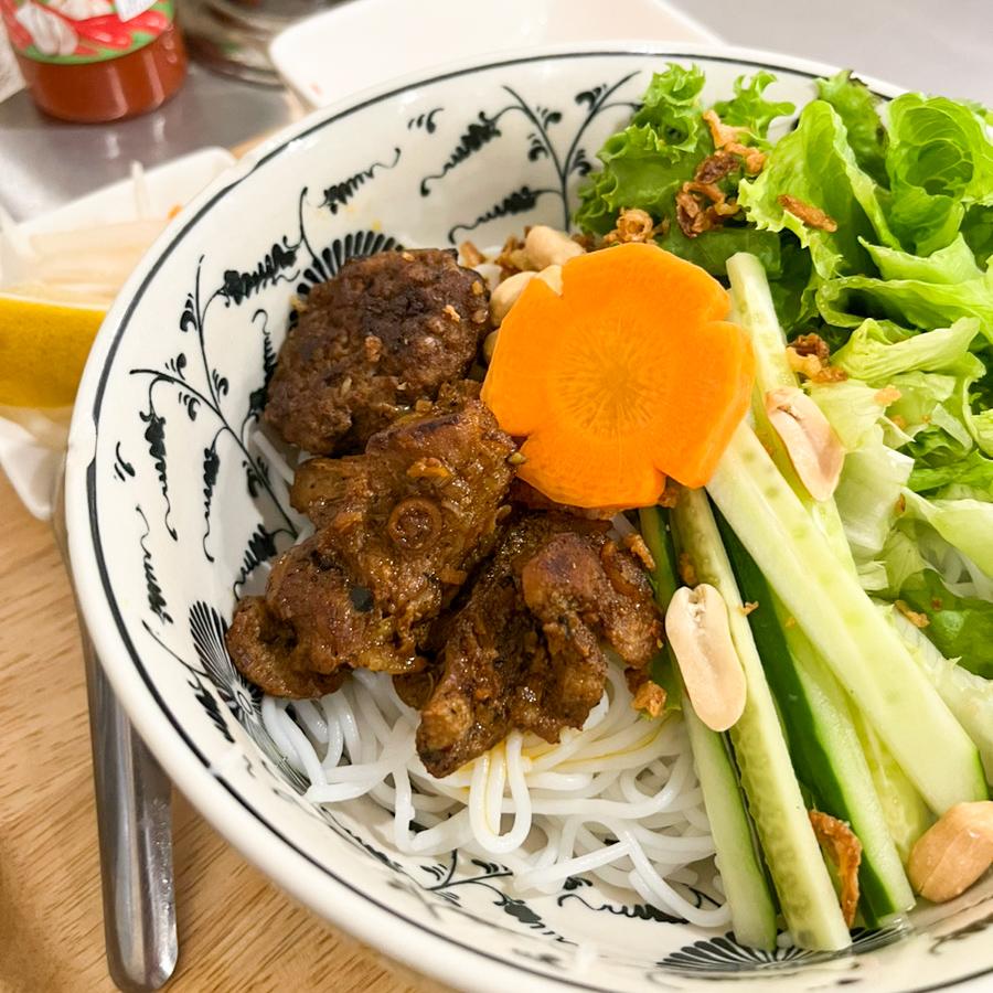 バインミー バーバー ブンティットヌン Bún thịt nướng