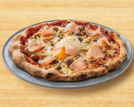 きのこと炙り生ハムのピザ