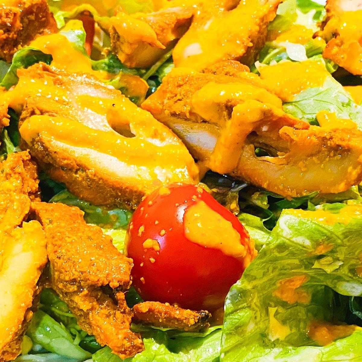 スパイスhub チキンティッカサラダ chicken tikka salad