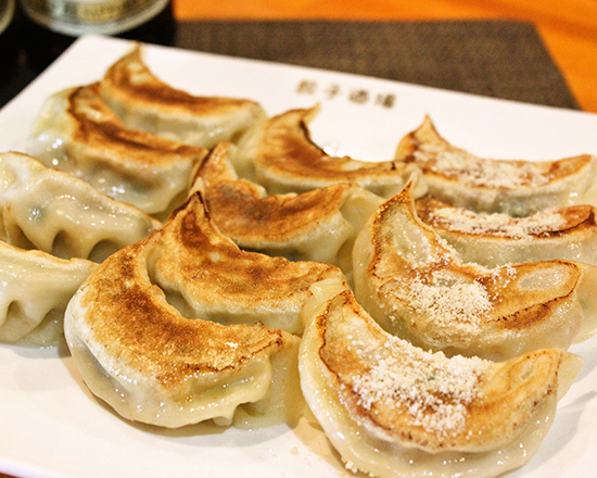 餃子酒場 焼き餃子盛り合わせ12個