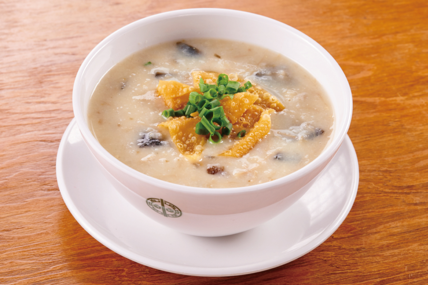 ティム・ホー・ワン(添好運)人気No.1 塩豚のお粥 ピータンと塩卵入り