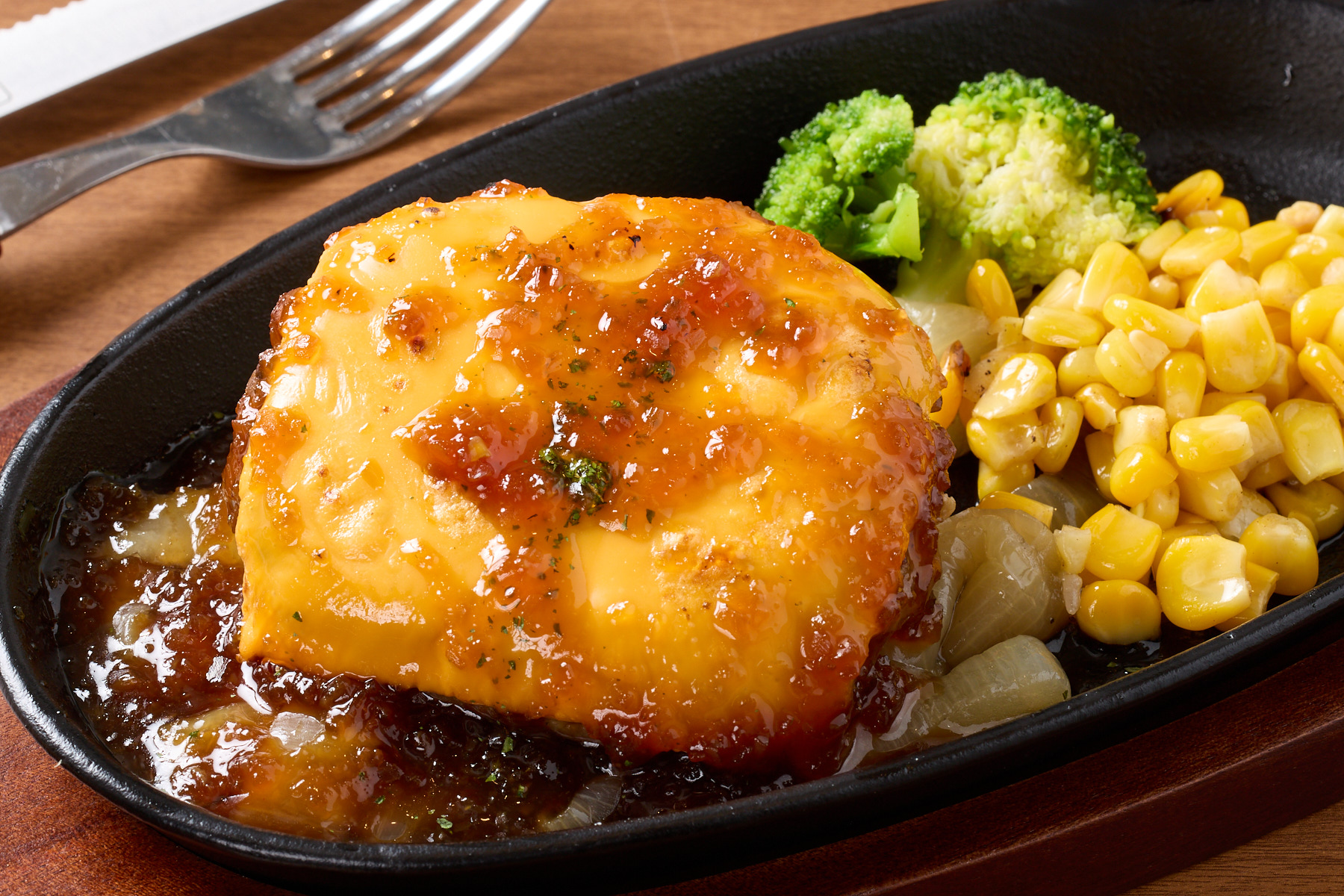 肉屋のハンバーグとガーリックライス 濃厚チーズハンバーグBOX Cheese Hamburg