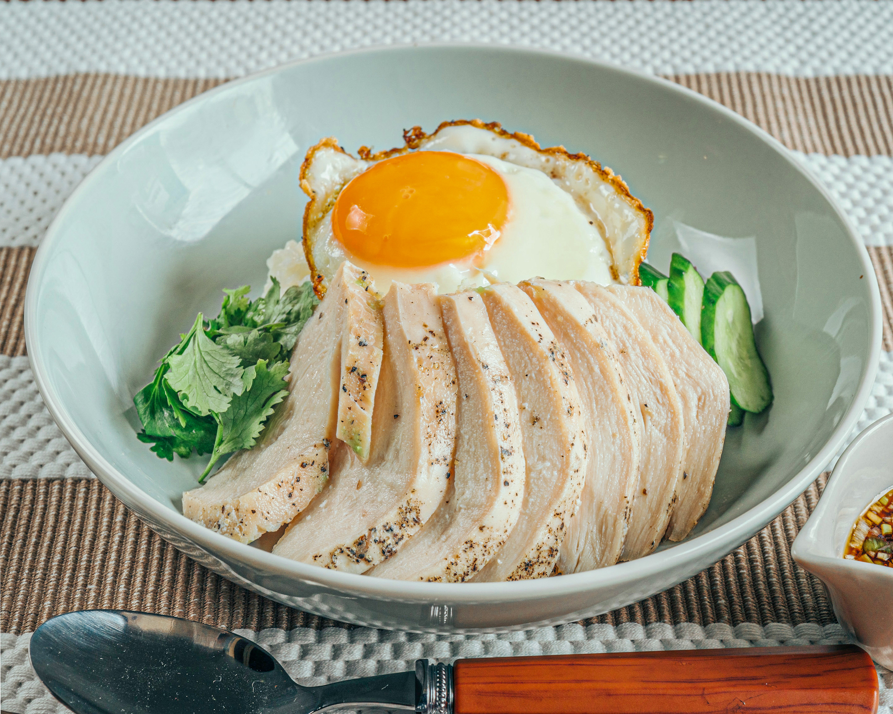 高たんぱく・糖質制限カオマンガイ 東京鶏飯食堂 【お月見】カオマンガイ(むね肉) [Fried Egg] Khaomangai(Breast)