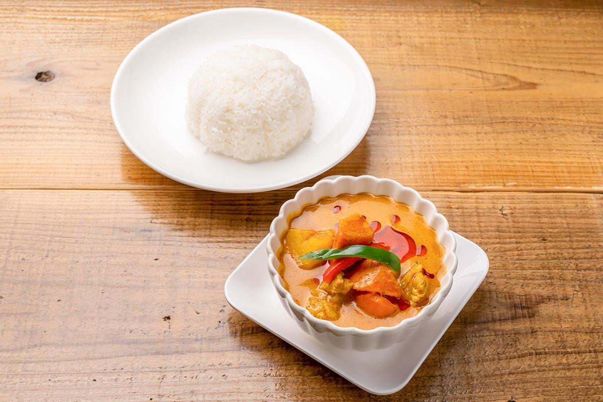 バンコックポニー食堂 แกงเชียงใหม่ 豚肉と人参のチェンマイカレー Chiang Mai Curry with Pork and Carrots
