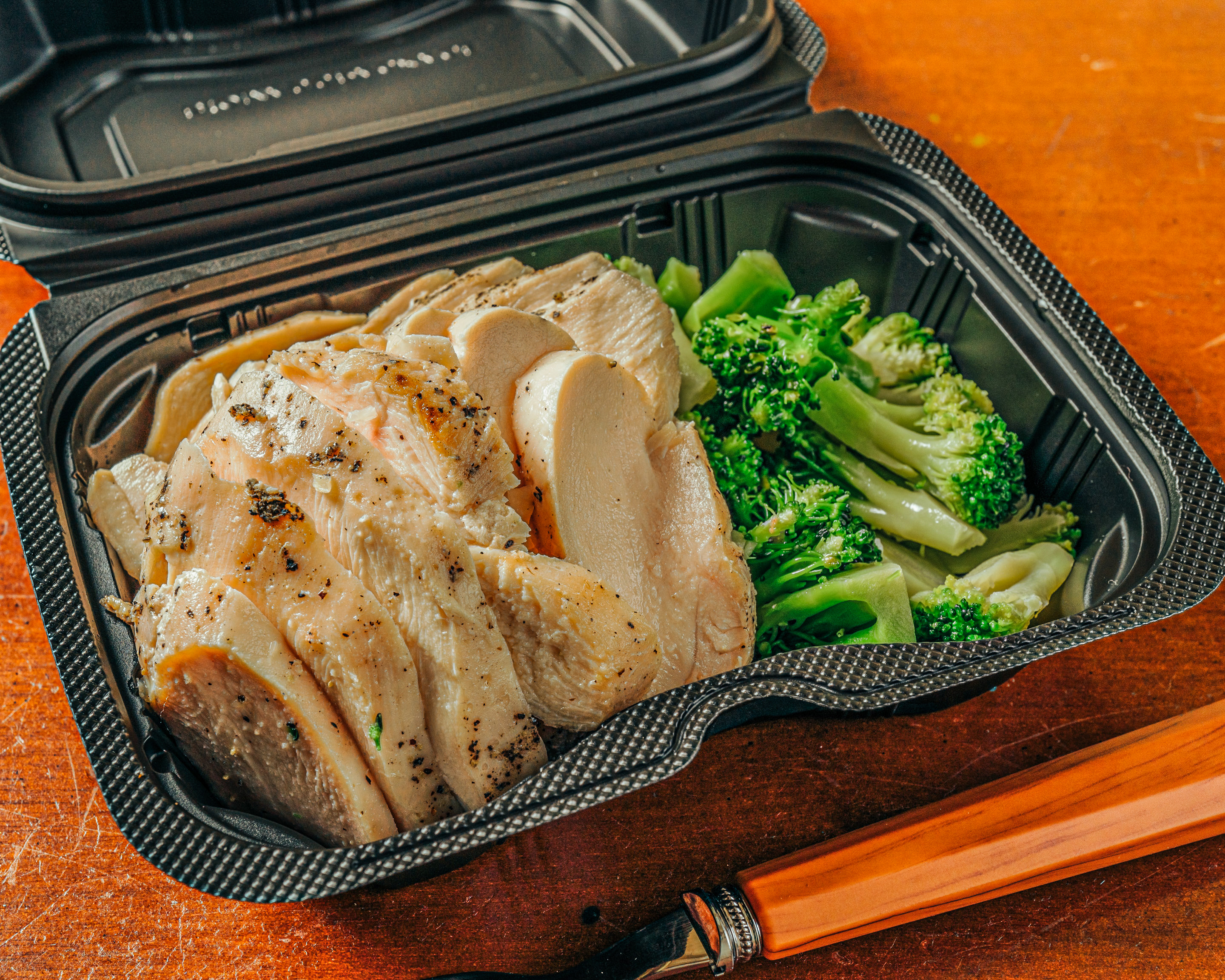 たっぷりたんぱく肉とブロッコリー生活 【たんぱく質97.2g】低温調理した鶏むね肉とブロッコリー(鶏むね300g)