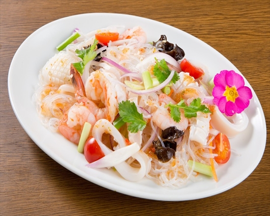 アジアンダイニングバー SAPANA(サパナ) さっぱり爽快ヤムウンセン！Yamunsen