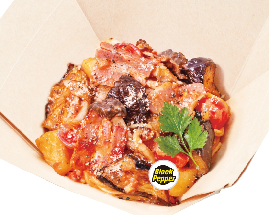 ジョリーパスタ 【216】燻製ベーコンと揚げ茄子・きのこのトマトクリームソース