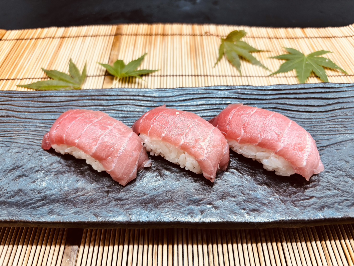 がんこ 本鮪中とろにぎり3貫 3 pieces of medium fatty tuna nigiri