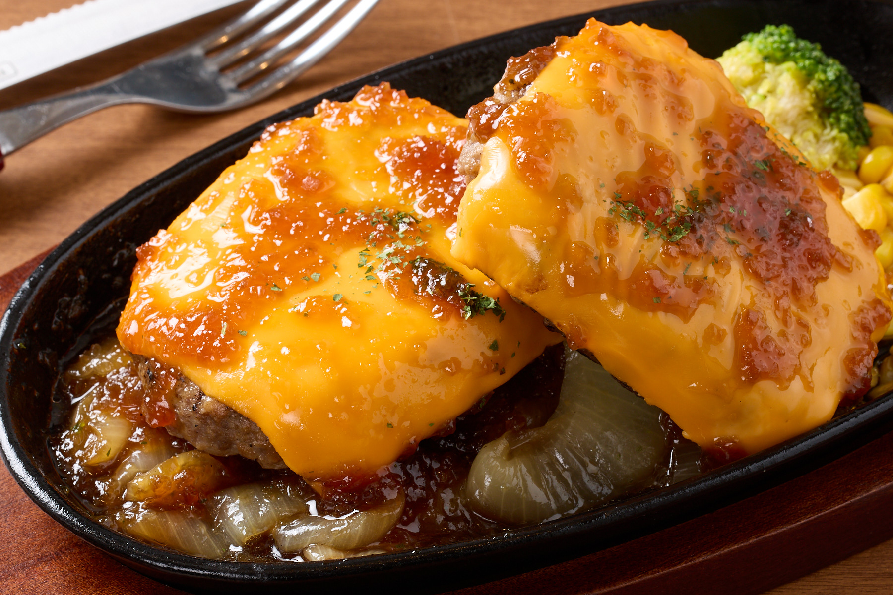 肉屋のハンバーグとガーリックライス ダブル濃厚チーズハンバーグBOX Double Cheese Hamburg