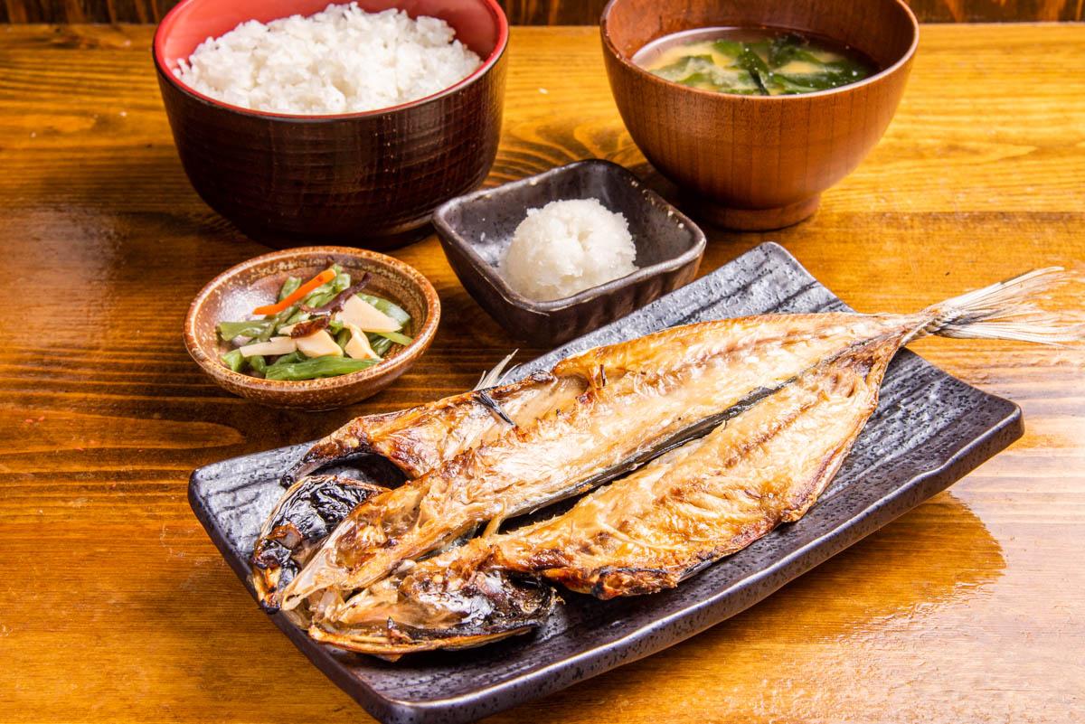 しんぱち食堂 あじ開き定食