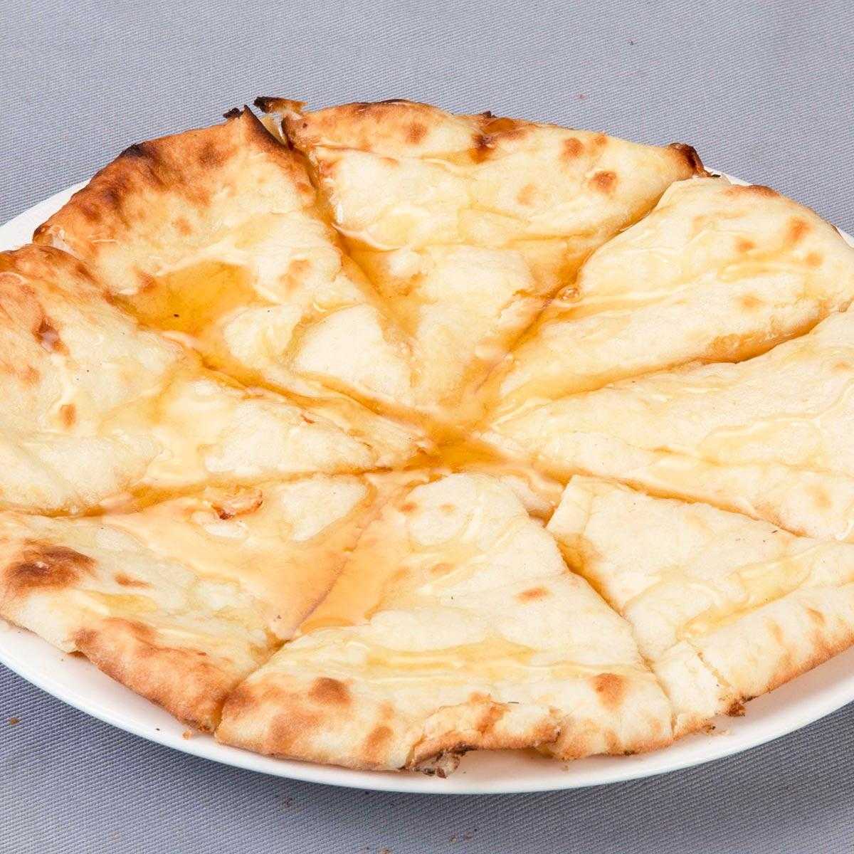 カリーゾーン ハニーチーズナン