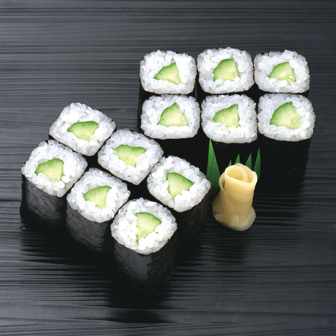 ちよだ鮨 かっぱ巻（２本）