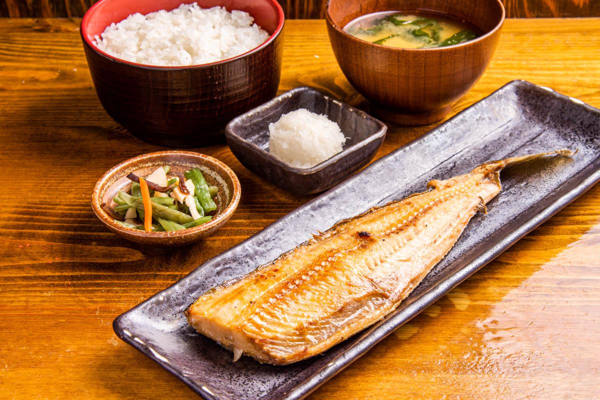 しんぱち食堂 ほっけ定食(半身)