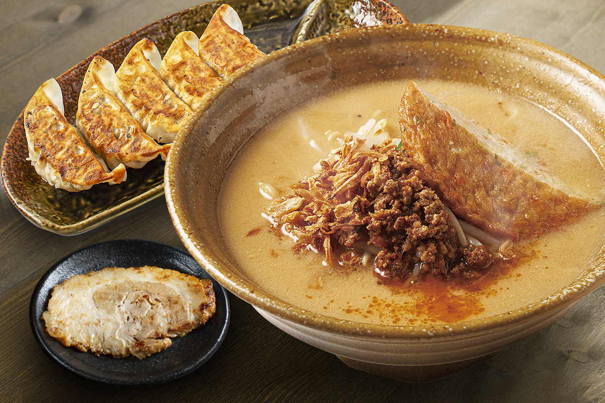 麺場 田所商店 九州麦味噌らーめん+炙りチャーシュー1枚+餃子