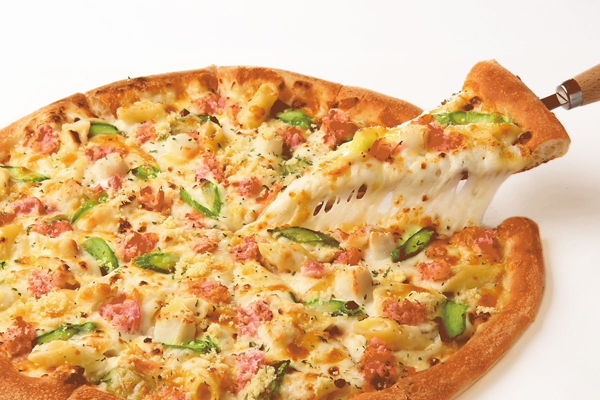 ピザハット 紅ずわい蟹のグラタンピザ(Mサイズ)