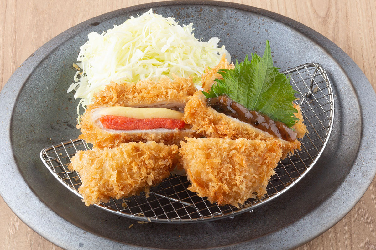 宅配とんかつ かさねや 梅しそ＆明太子チーズ熟成重ねかつ相盛り弁当