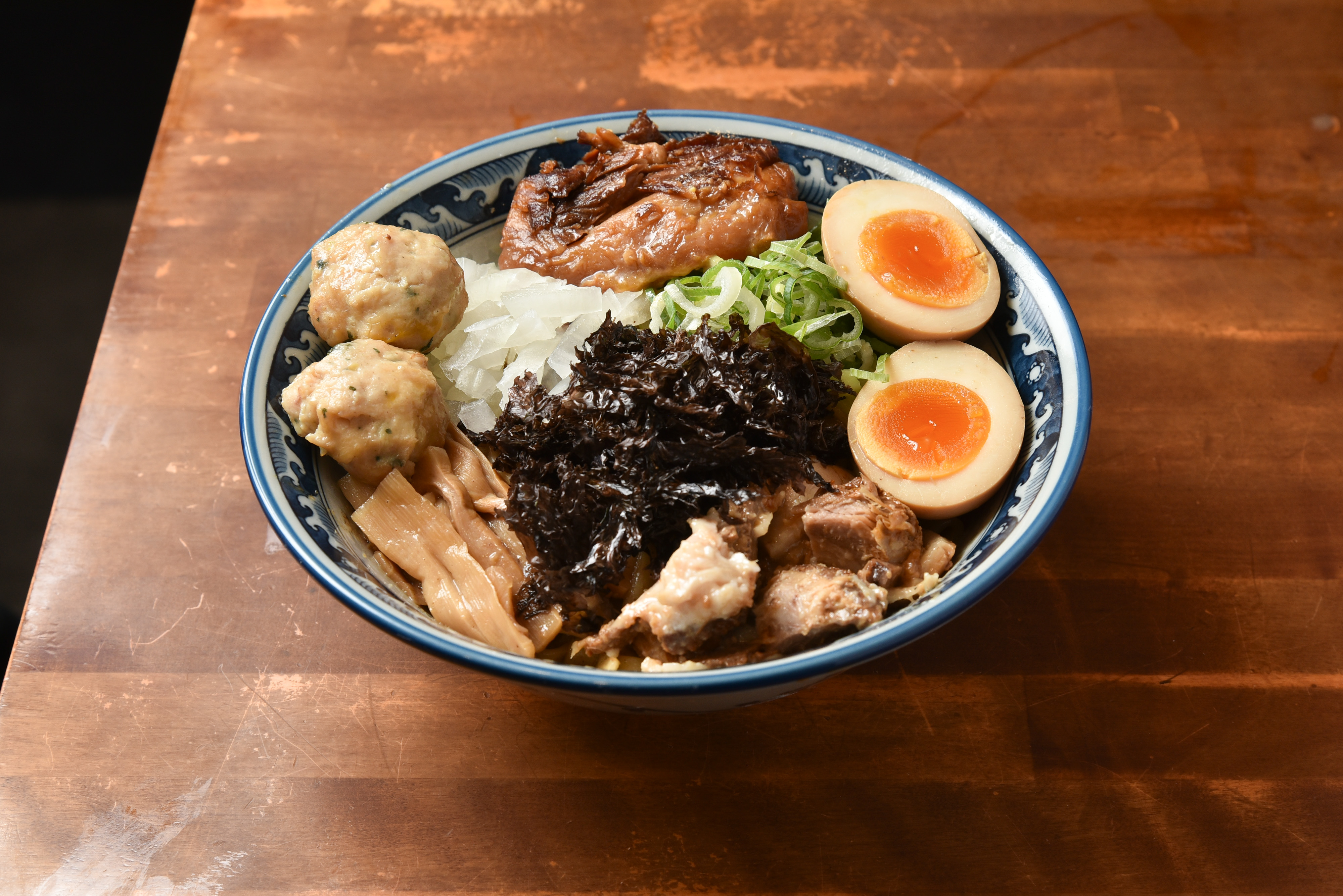 麺屋音人気No.1 特製煮干し油そば