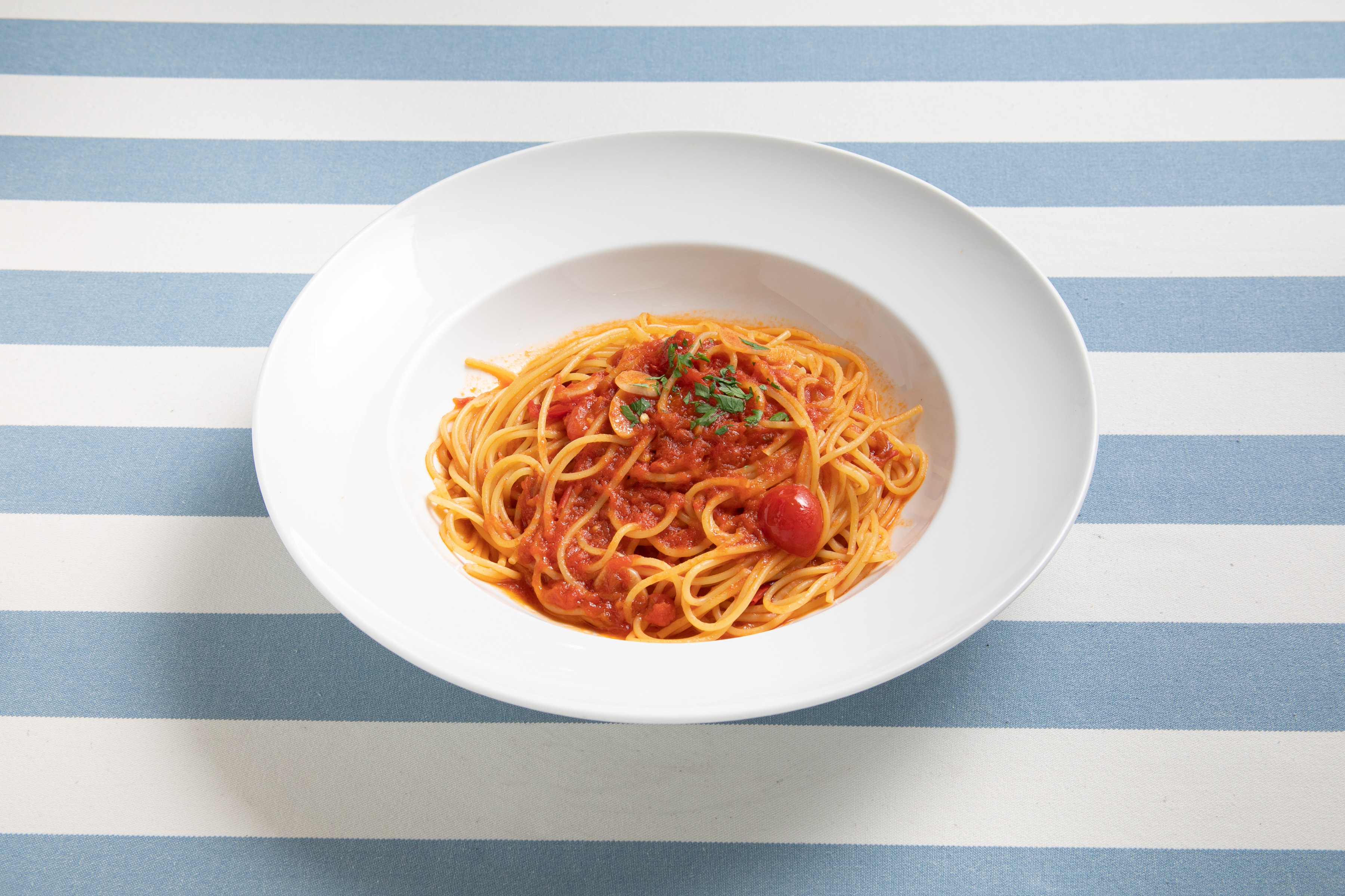 ピッツェリア マルデナポリ トマトとガーリックののスパゲッティ