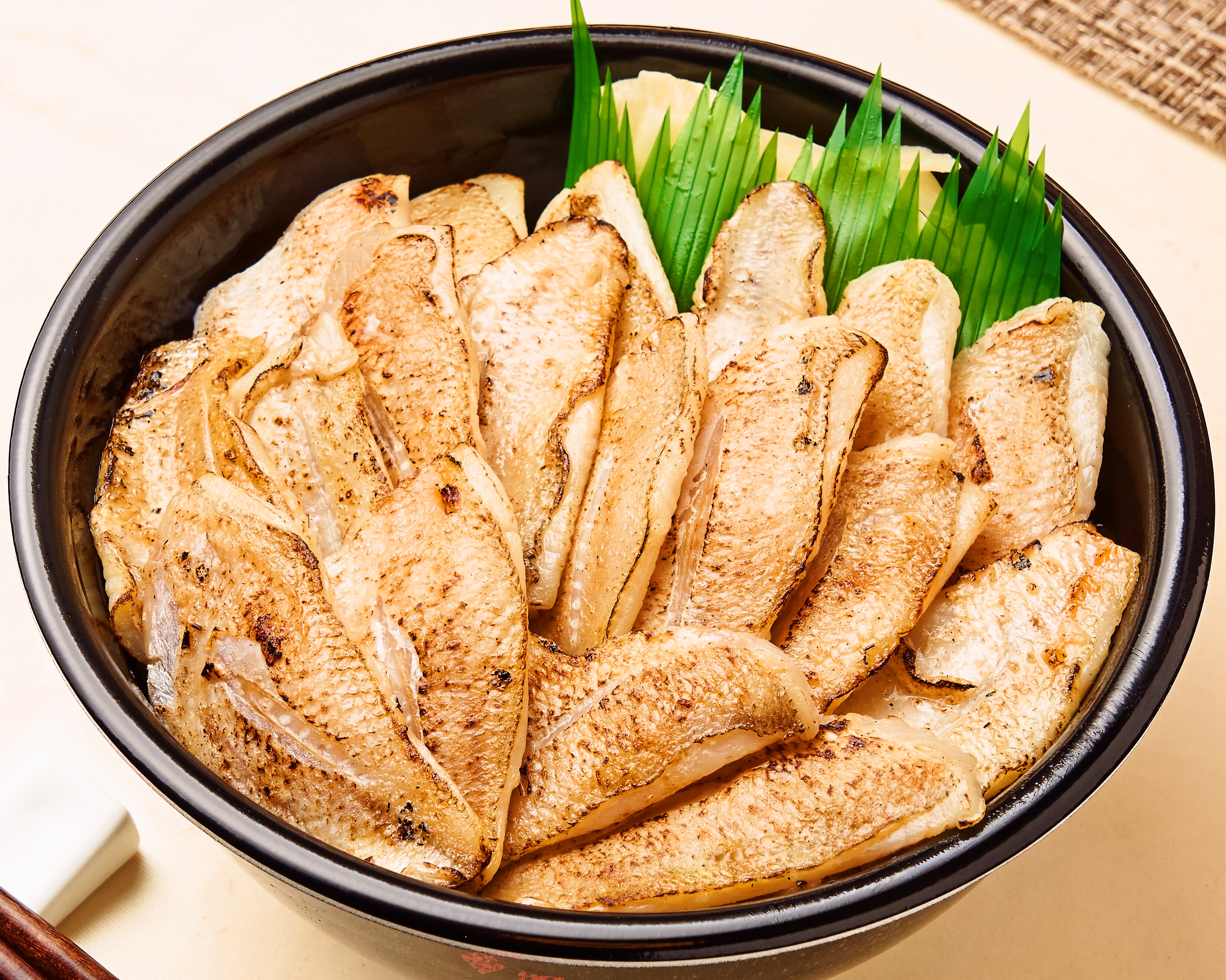 魚丼 炙りノドグロ丼デラックス(167)