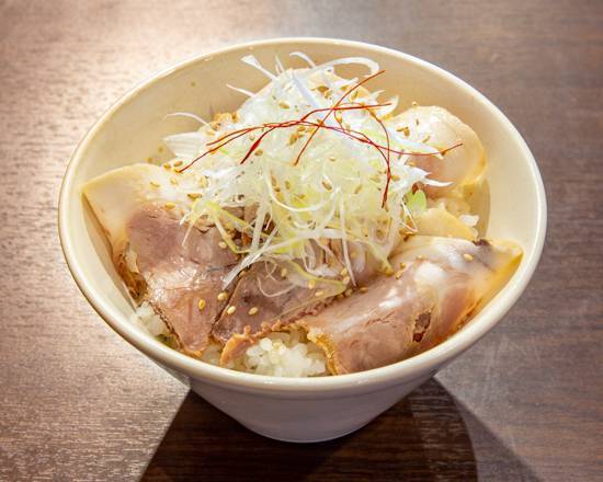 神来 塩ネギチャーシュー丼 Roast Pork Fillet with Salted Spring Onions Rice Bowl